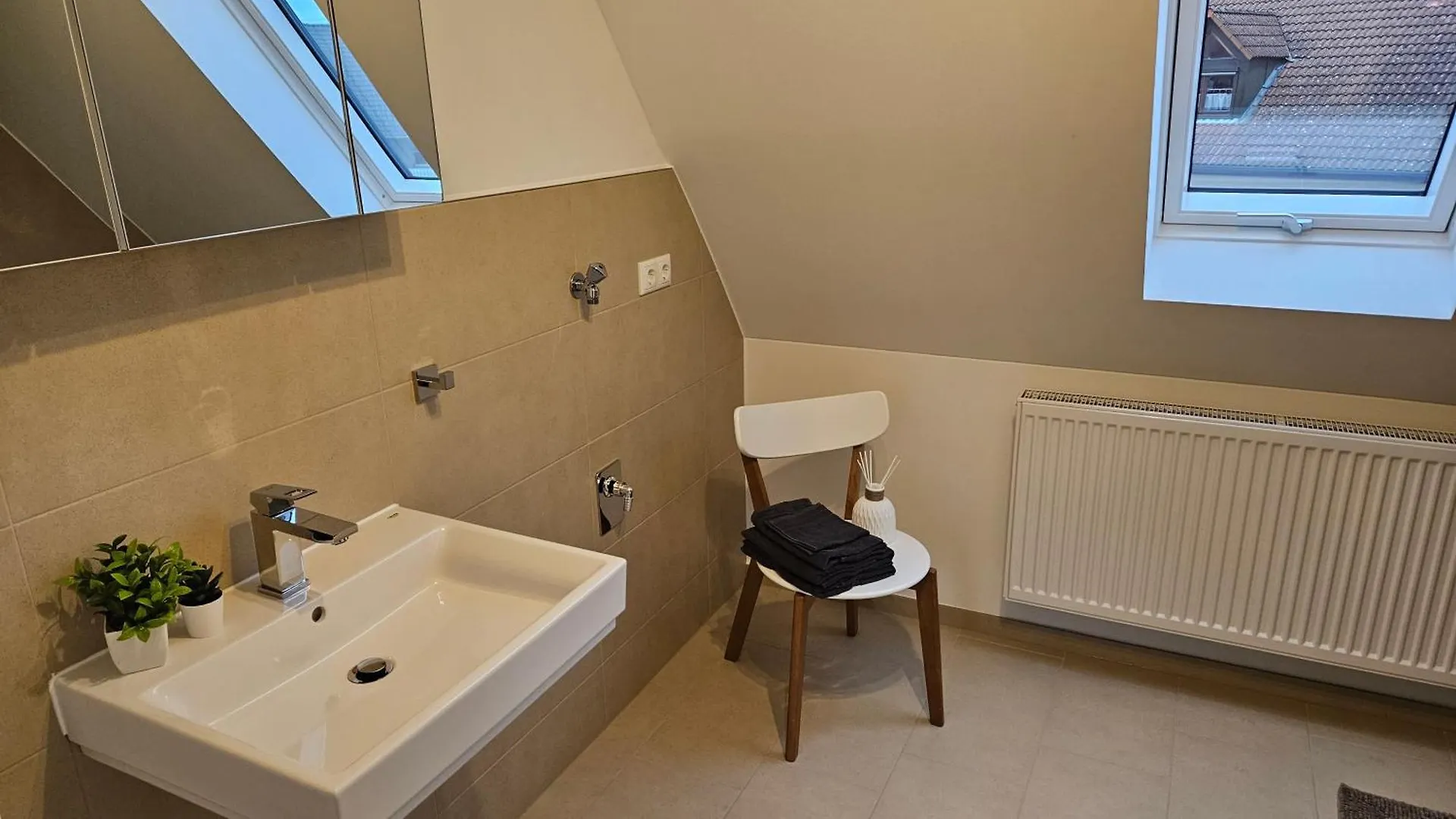 Ferienwohnung As 5 One & Two Bamberg - Modern In Ruhiger Lager Mit Balkon Hallstadt
